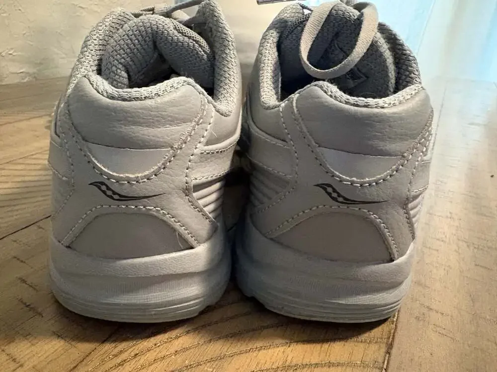 Saucony Women's size 8 Integrity Walker 3 Walking Shoes in Grey  (5)